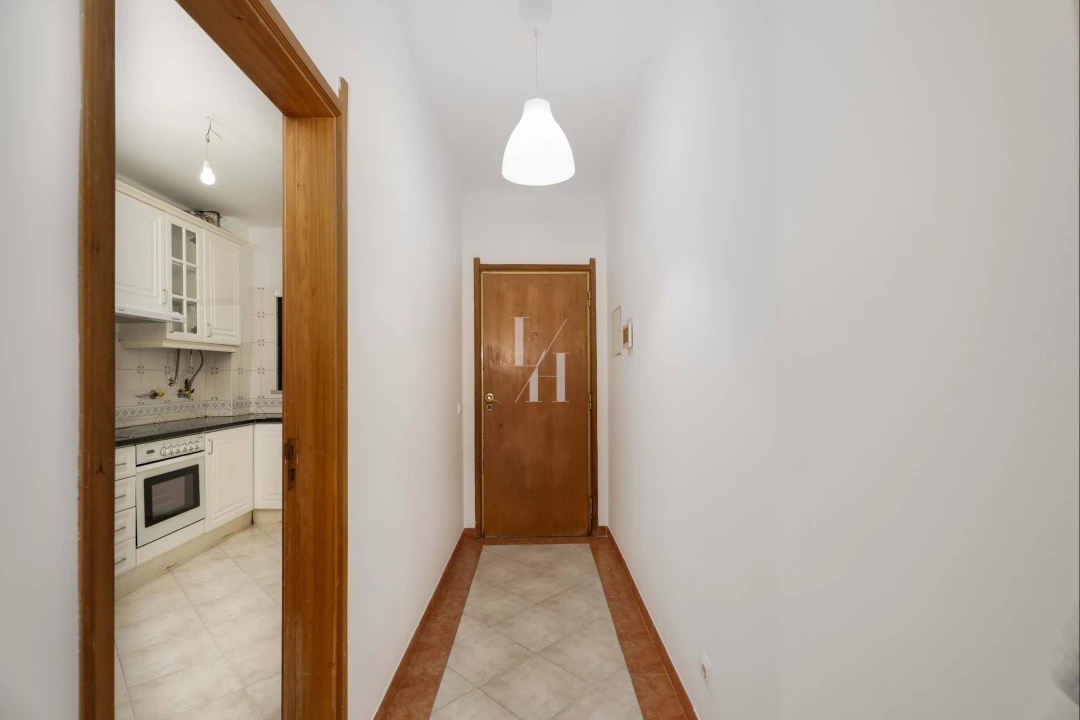 Apartamento T2 para Venda em Quarteira Foto 3
