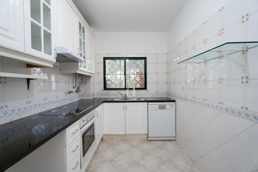 Apartamento T2 para Venda em Quarteira Foto 4
