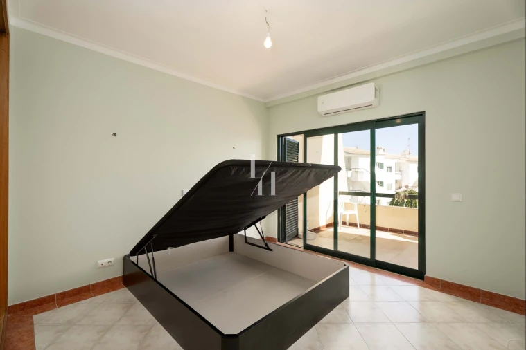 Apartamento T2 para Venda em Quarteira Foto 15