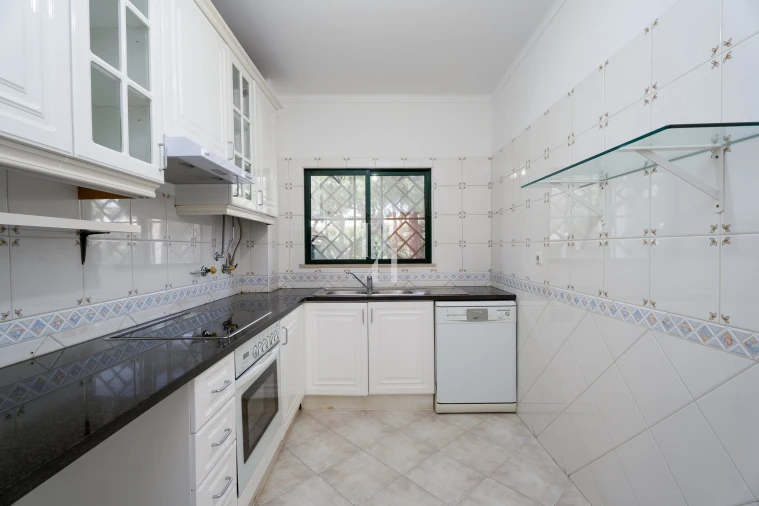 Apartamento T2 para Venda em Quarteira Foto 4
