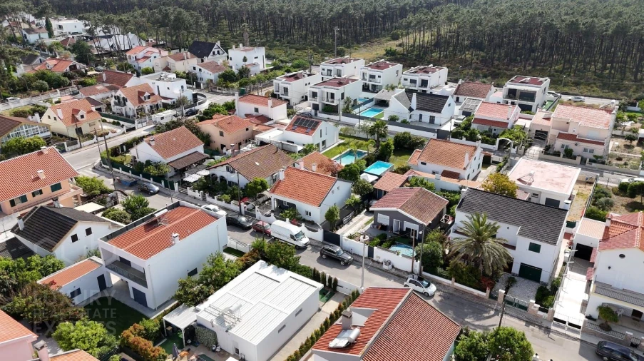 Moradia T4 para Venda em Charneca de Caparica e Sobreda Foto 42