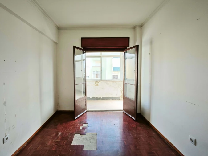 Apartamento T2 para Venda em Odivelas Foto 2