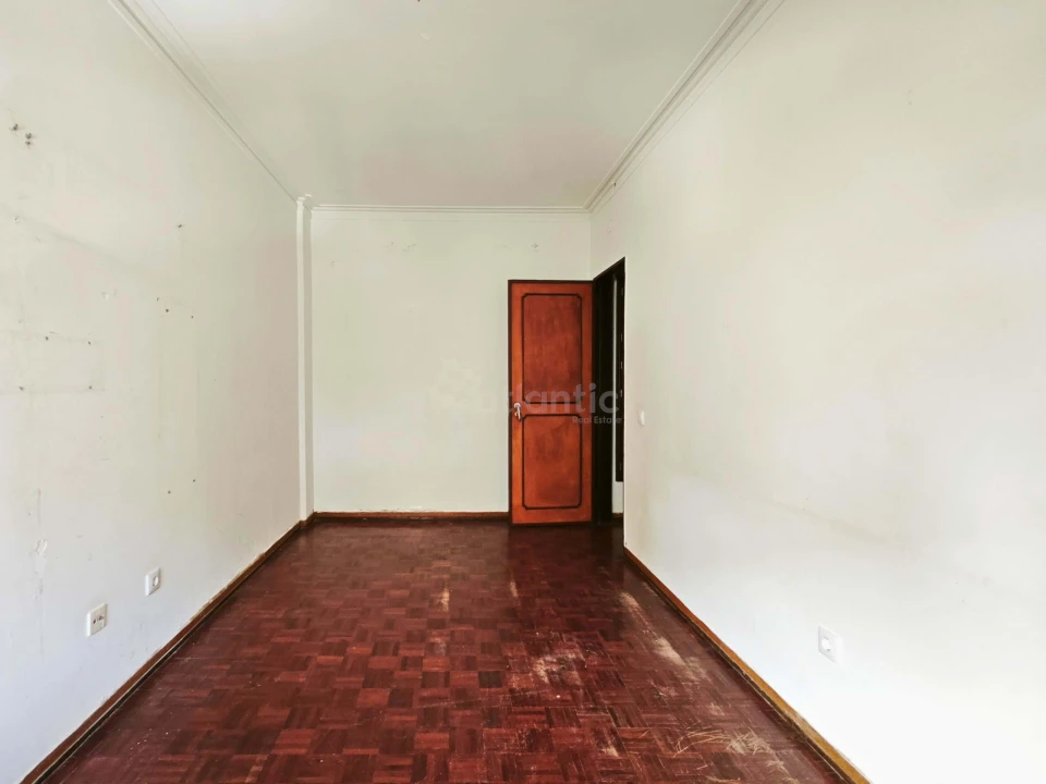 Apartamento T2 para Venda em Odivelas Foto 8
