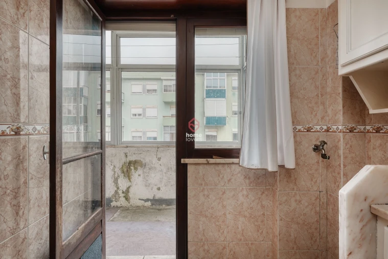 Apartamento T2 para Venda em Odivelas Foto 7