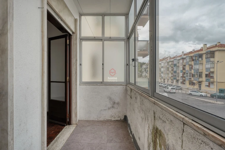 Apartamento T2 para Venda em Odivelas Foto 3