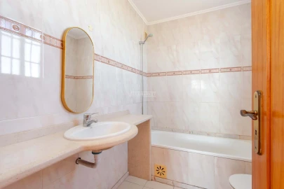 Apartamento T3 para Venda em Santa Maria do Castelo e Santiago e Santa Susana