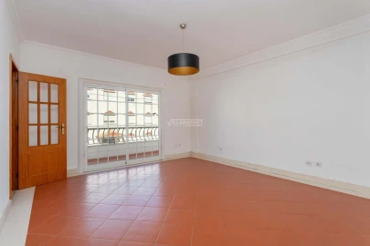 Apartamento T3 para Venda em Santa Maria do Castelo e Santiago e Santa Susana