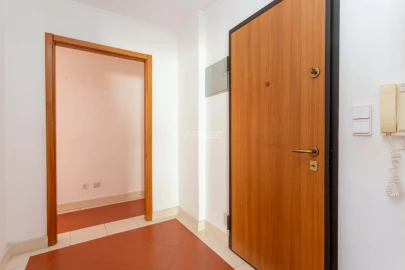 Apartamento T3 para Venda em Santa Maria do Castelo e Santiago e Santa Susana