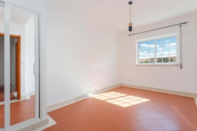 Apartamento T3 para Venda em Santa Maria do Castelo e Santiago e Santa Susana