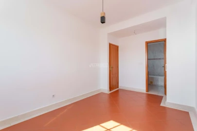 Apartamento T3 para Venda em Santa Maria do Castelo e Santiago e Santa Susana