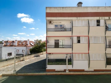 Apartamento T3 para Venda em Santa Maria do Castelo e Santiago e Santa Susana