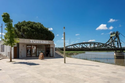 Apartamento T3 para Venda em Santa Maria do Castelo e Santiago e Santa Susana