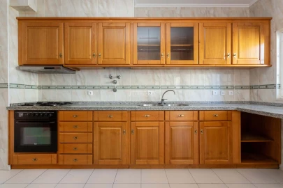 Apartamento T3 para Venda em Santa Maria do Castelo e Santiago e Santa Susana