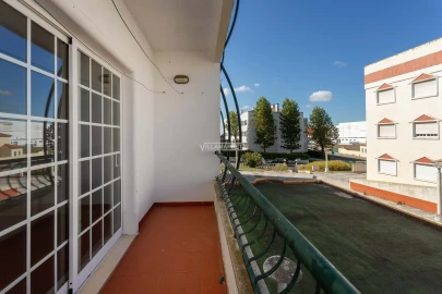 Apartamento T3 para Venda em Santa Maria do Castelo e Santiago e Santa Susana