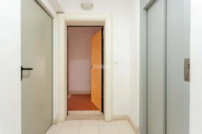 Apartamento T3 para Venda em Santa Maria do Castelo e Santiago e Santa Susana