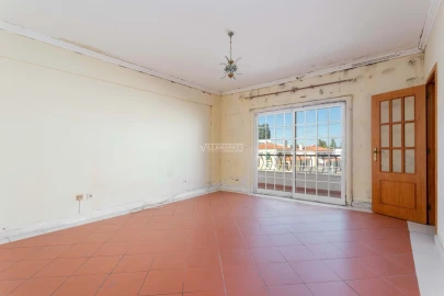 Apartamento T3 para Venda em Santa Maria do Castelo e Santiago e Santa Susana
