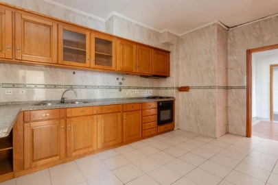 Apartamento T3 para Venda em Santa Maria do Castelo e Santiago e Santa Susana