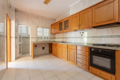 Apartamento T3 para Venda em Santa Maria do Castelo e Santiago e Santa Susana