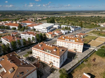 Apartamento T3 para Venda em Santa Maria do Castelo e Santiago e Santa Susana