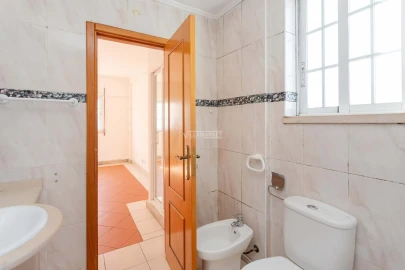 Apartamento T3 para Venda em Santa Maria do Castelo e Santiago e Santa Susana