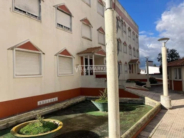 Apartamento T3 para Venda em Santa Maria do Castelo e Santiago e Santa Susana