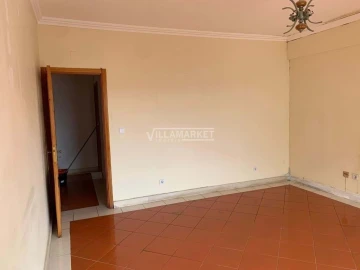 Apartamento T3 para Venda em Santa Maria do Castelo e Santiago e Santa Susana