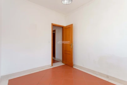 Apartamento T3 para Venda em Santa Maria do Castelo e Santiago e Santa Susana