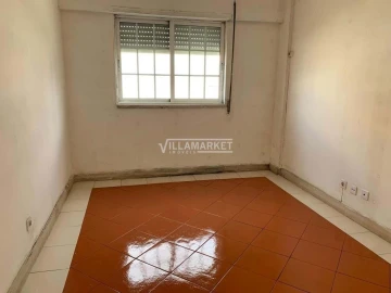 Apartamento T3 para Venda em Santa Maria do Castelo e Santiago e Santa Susana
