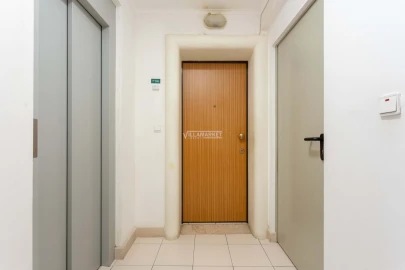 Apartamento T3 para Venda em Santa Maria do Castelo e Santiago e Santa Susana
