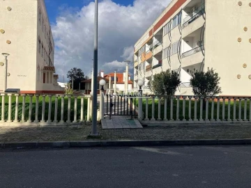 Apartamento T3 para Venda em Santa Maria do Castelo e Santiago e Santa Susana