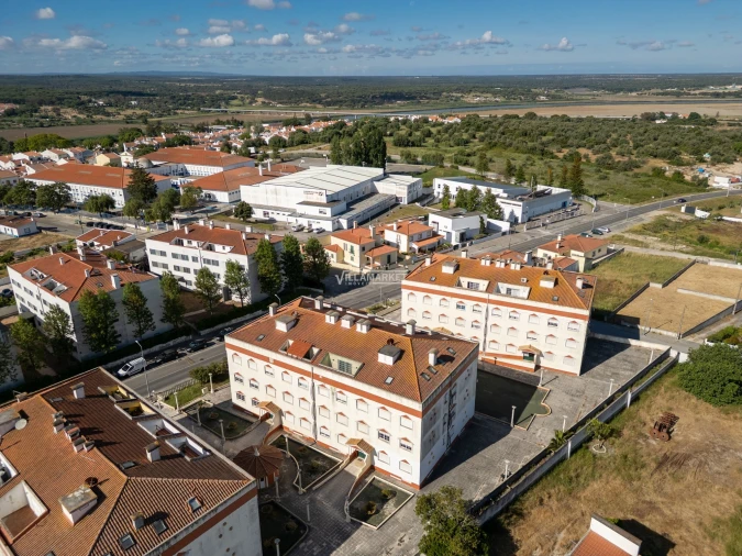 Apartamento T3 para Venda em Santa Maria do Castelo e Santiago e Santa Susana