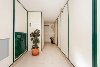 Apartamento T3 para Venda em Santa Maria do Castelo e Santiago e Santa Susana