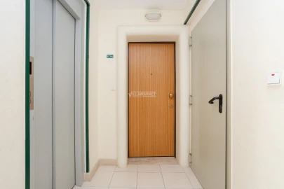 Apartamento T3 para Venda em Santa Maria do Castelo e Santiago e Santa Susana