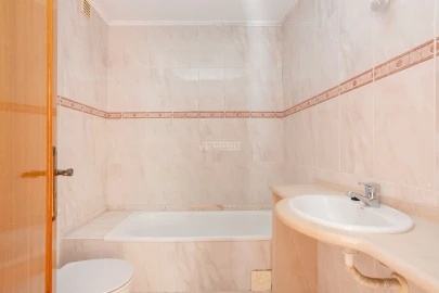 Apartamento T3 para Venda em Santa Maria do Castelo e Santiago e Santa Susana