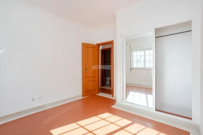 Apartamento T3 para Venda em Santa Maria do Castelo e Santiago e Santa Susana
