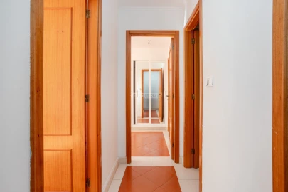 Apartamento T3 para Venda em Santa Maria do Castelo e Santiago e Santa Susana