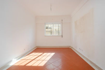 Apartamento T3 para Venda em Santa Maria do Castelo e Santiago e Santa Susana