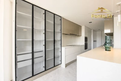 Apartamento T4 para Venda em Funchal (Se)