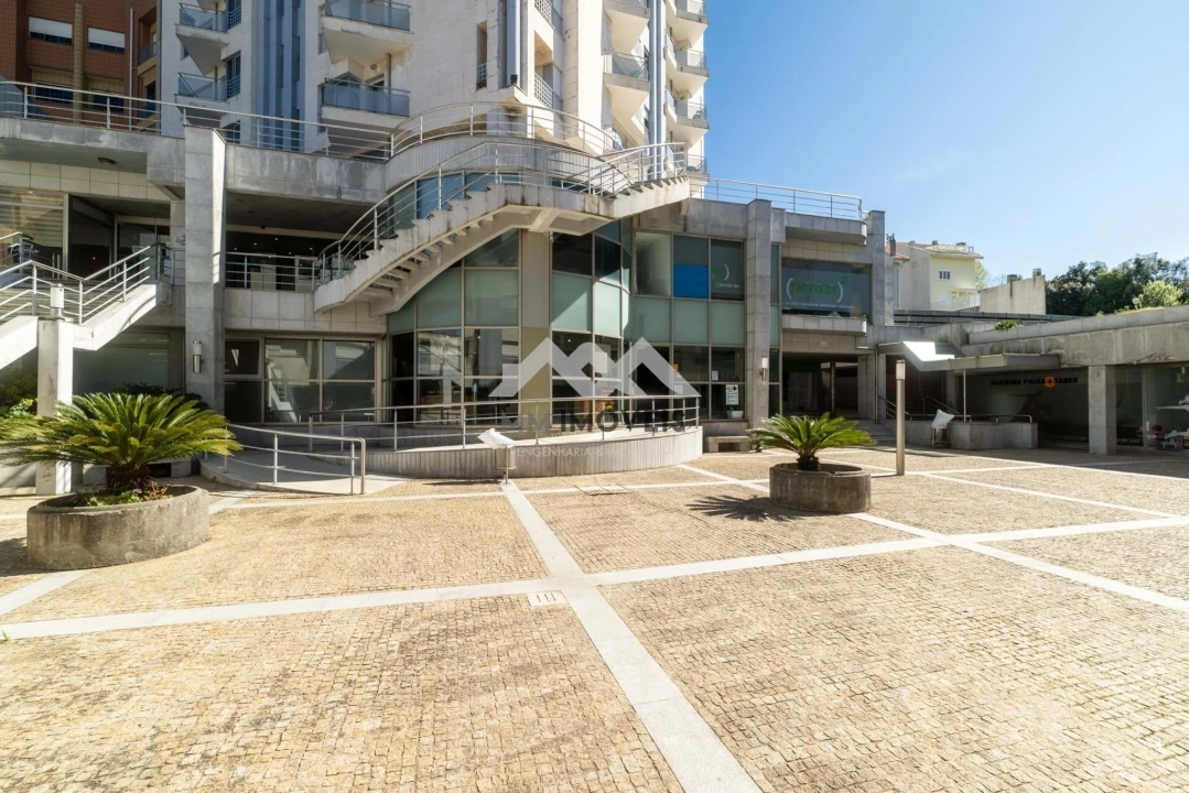 Negócio para Venda em Gondomar (São Cosme), Valbom e Jovim Foto 17
