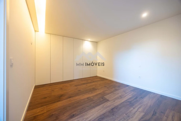 Apartamento T1 para Venda em Paranhos Foto 9