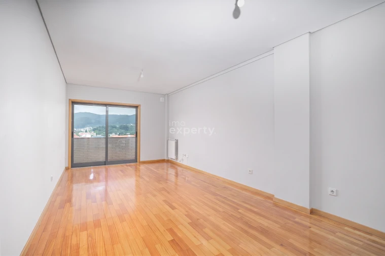 Apartamento T3 para Venda em Gualtar Foto 2