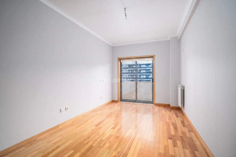 Apartamento T3 para Venda em Gualtar Foto 9