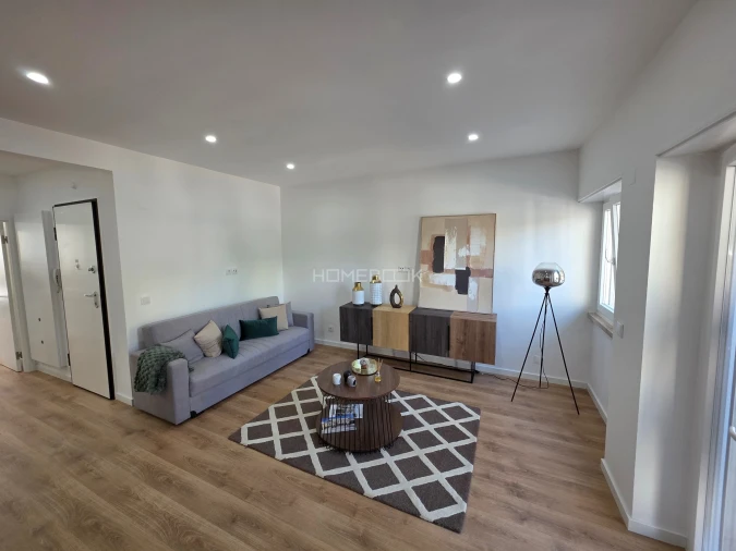 Apartamento T3 para Venda em Benfica Foto 2