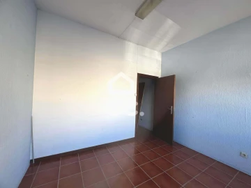 Negócio para Arrendamento em Santa Maria Maior