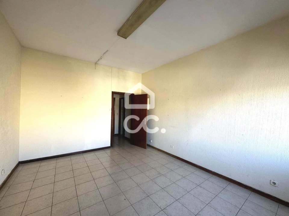 Negócio para Arrendamento em Santa Maria Maior Foto 1