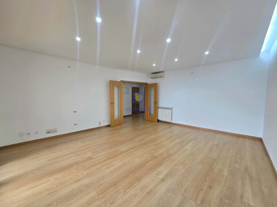 Apartamento T3 para Venda em Odivelas Foto 2