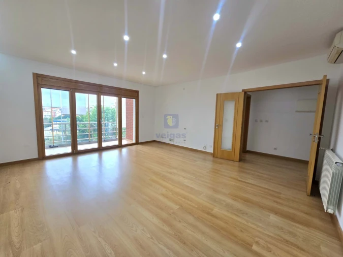 Apartamento T3 para Venda em Odivelas Foto 3