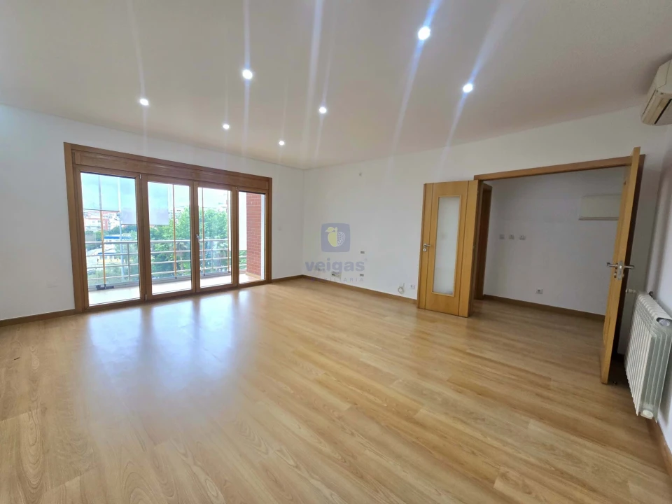 Apartamento T3 para Venda em Odivelas Foto 3