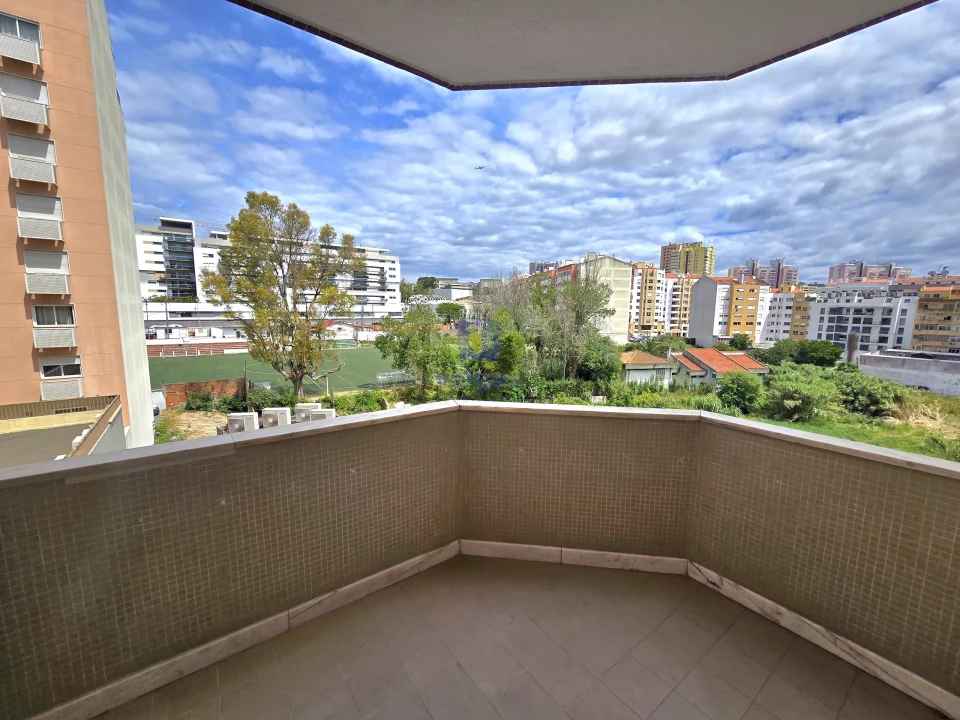 Apartamento T3 para Venda em São Domingos de Benfica Foto 19