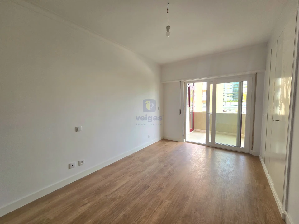 Apartamento T3 para Venda em São Domingos de Benfica Foto 17